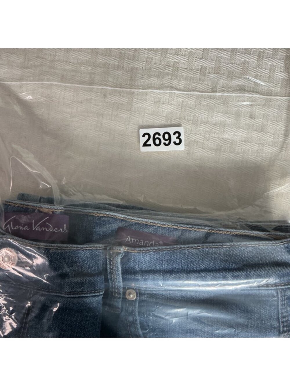 Gloria Vanderbilt Amanda Womens Size 18W Classic Tapered Leg Jeans Denim - Picture 9 of 9